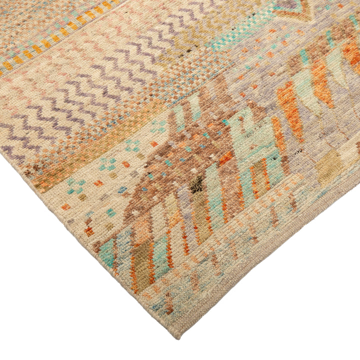 Zameen Modern Wool Rug - 5'1" x 6'6"