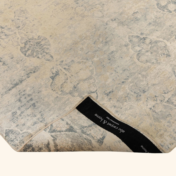 Image for Grey Traditional Silk Rug - 6' x 9'