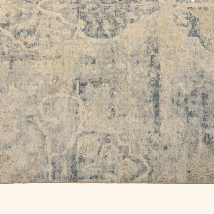 Image for Grey Traditional Silk Rug - 6' x 9'