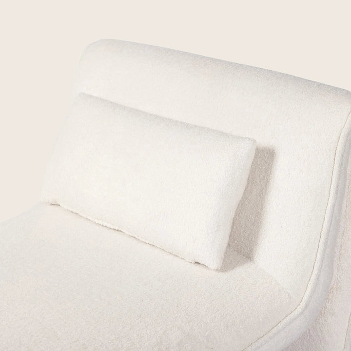 Bridgette Chaise