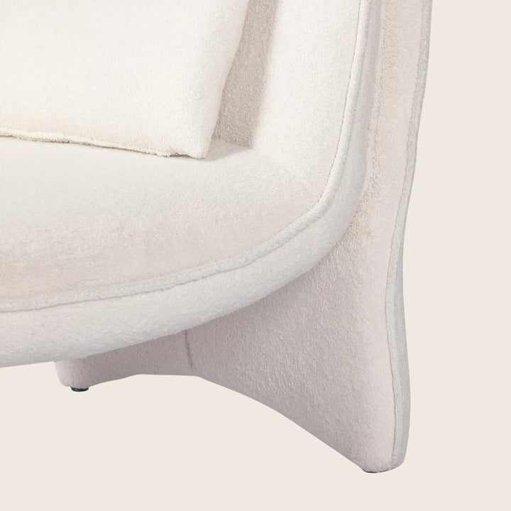 Bridgette Chaise