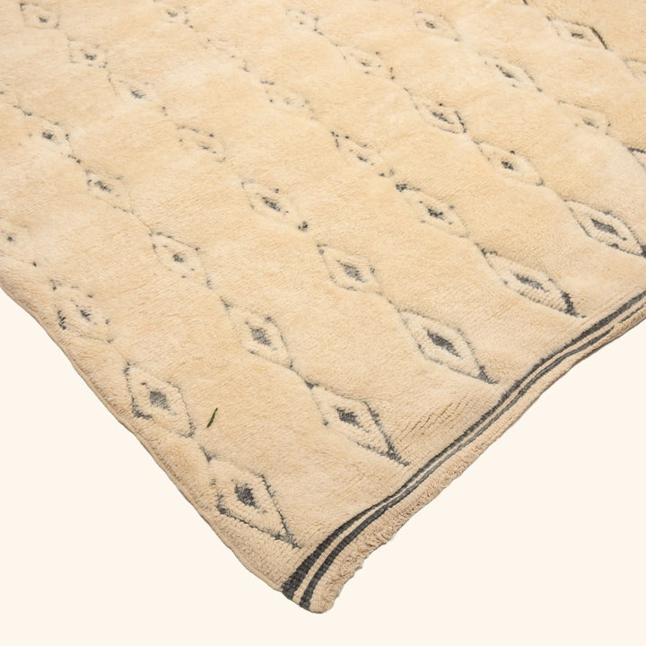 White Casablanca Moroccan Wool Rug - 13'11" x 20'8"