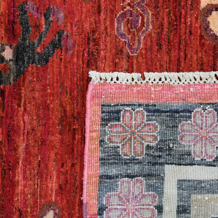 Red Alchemy Traditional Wool & Silk Blend Rug - 7'11" x 7'10"