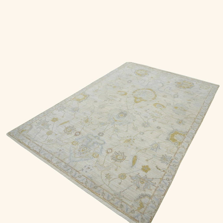 Ivory Traditional Wool Silk Blend Rug - 6' x 9'
