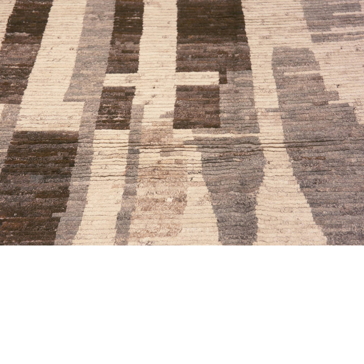 Zameen Transitional Wool Rug - 14' x 16'8"