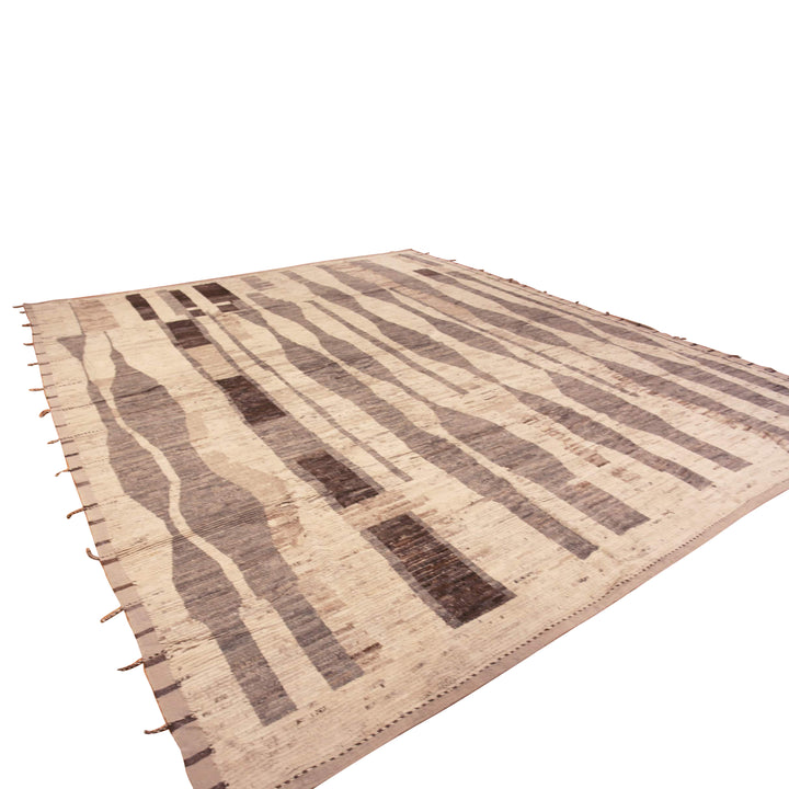 Zameen Transitional Wool Rug - 14' x 16'8"