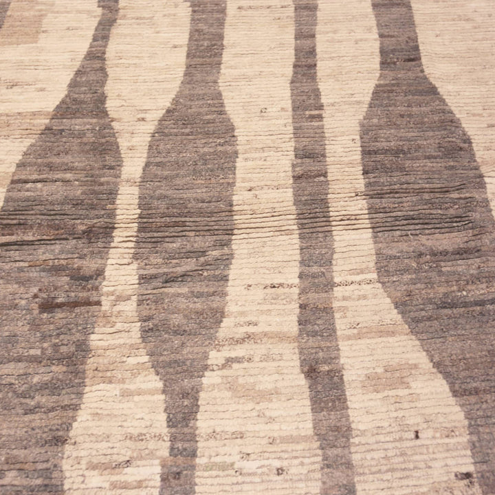 Zameen Transitional Wool Rug - 14' x 16'8"