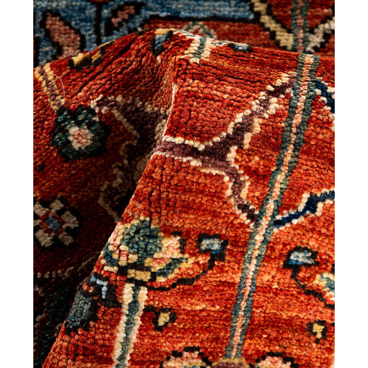 Red Traditional Serapi Wool Rug - 2'9" x 9'8"