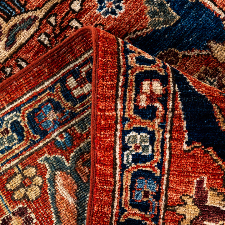 Traditional Serapi Wool Rug - 7'9" x 9'10"