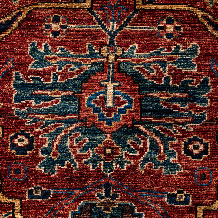 Traditional Serapi Wool Rug - 8'10" x 11'8"