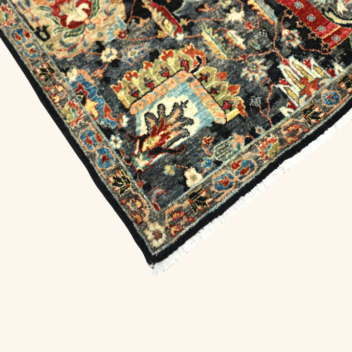 Black Antique Revival Wool Rug - 4' x 6'