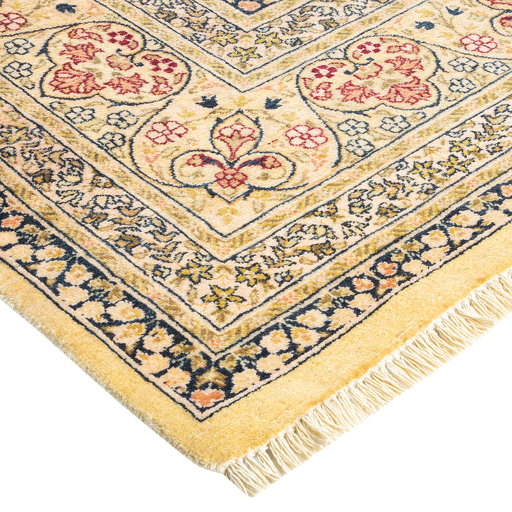 Ivory Traditional Wool Rug - 8'1" x 10'9"