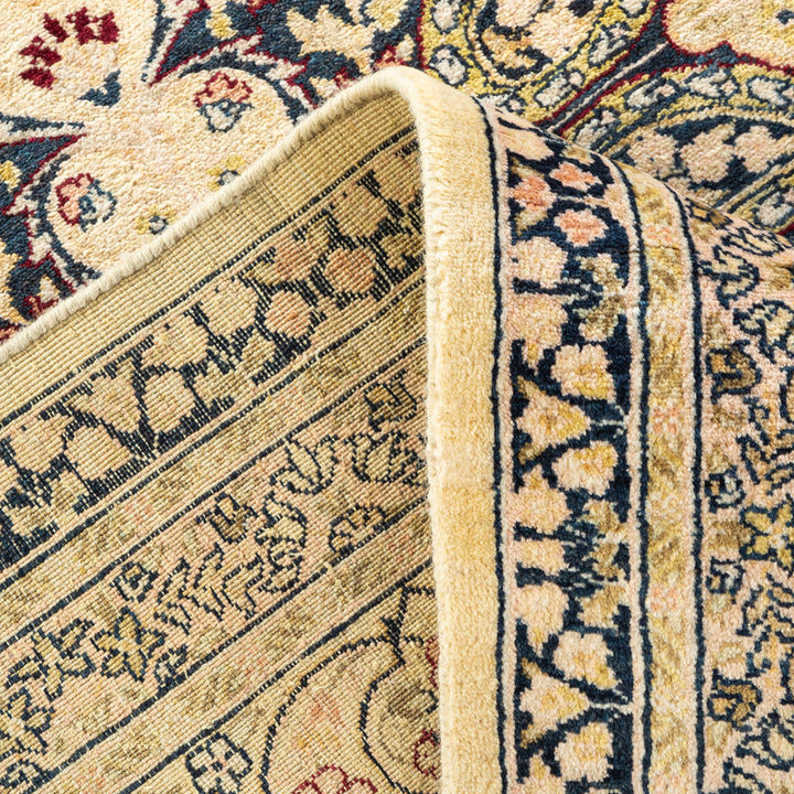 Ivory Traditional Wool Rug - 8'1" x 10'9"