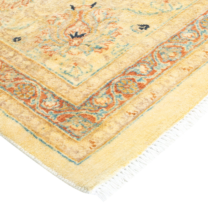 Ivory Traditional Wool Rug - 8'1" x 10'4"