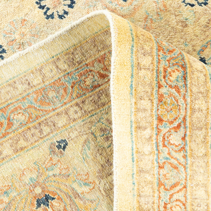 Ivory Traditional Wool Rug - 8'1" x 10'4"