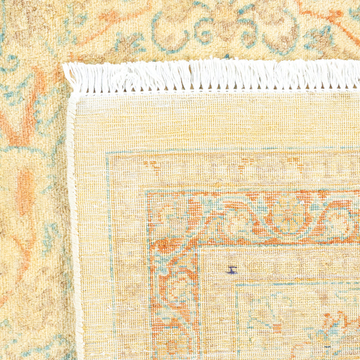 Ivory Traditional Wool Rug - 8'1" x 10'4"