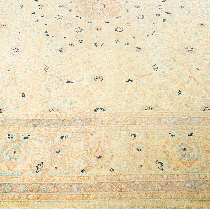 Ivory Traditional Wool Rug - 8'1" x 10'4"