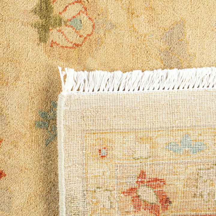 Ivory Traditional Wool Rug - 9'2" x 12'5"
