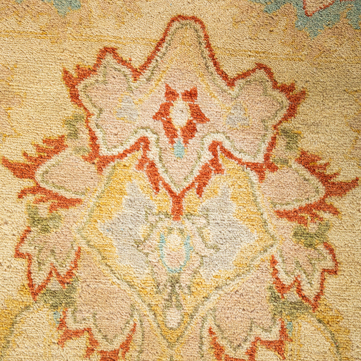Ivory Traditional Wool Rug - 9'2" x 12'5"