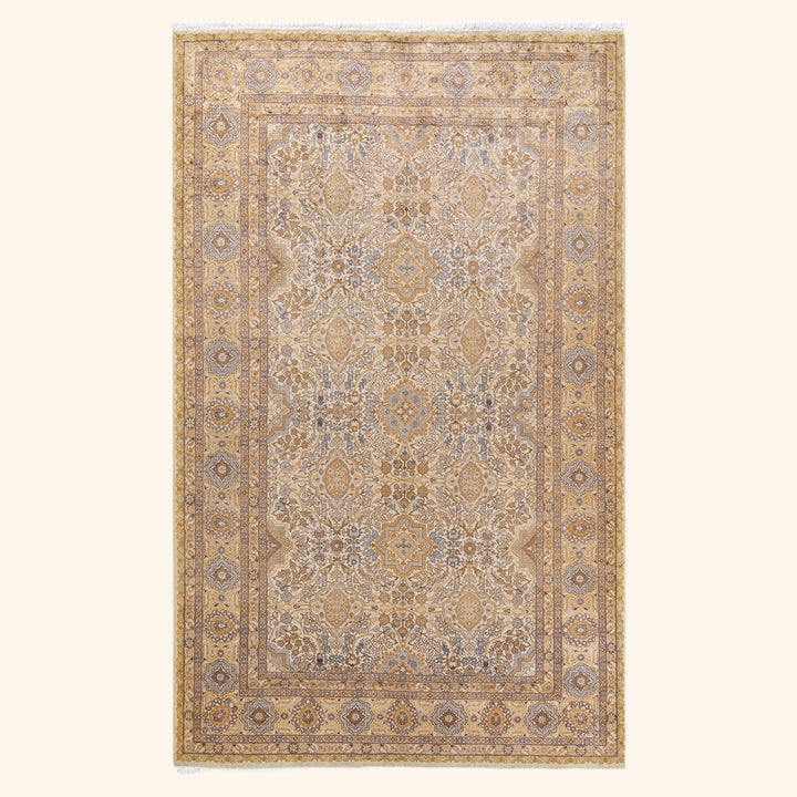 Ivory Traditional Wool Rug - 6' x 9'8"