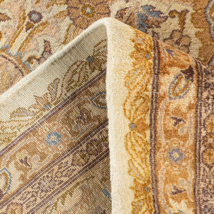 Ivory Traditional Wool Rug - 6' x 9'8"