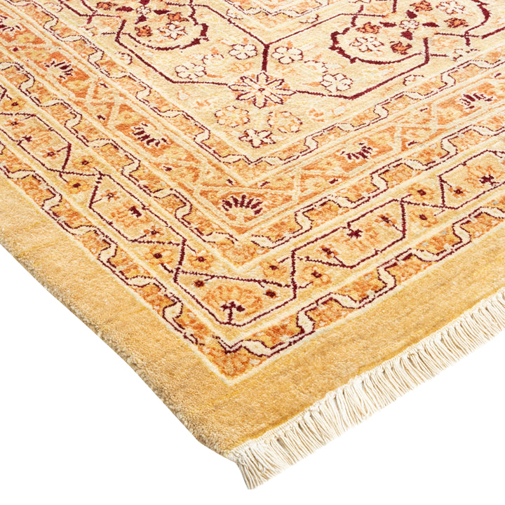 Ivory Traditional Wool Rug - 8'2" x 10'3"