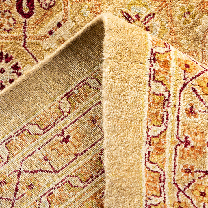 Ivory Traditional Wool Rug - 8'2" x 10'3"