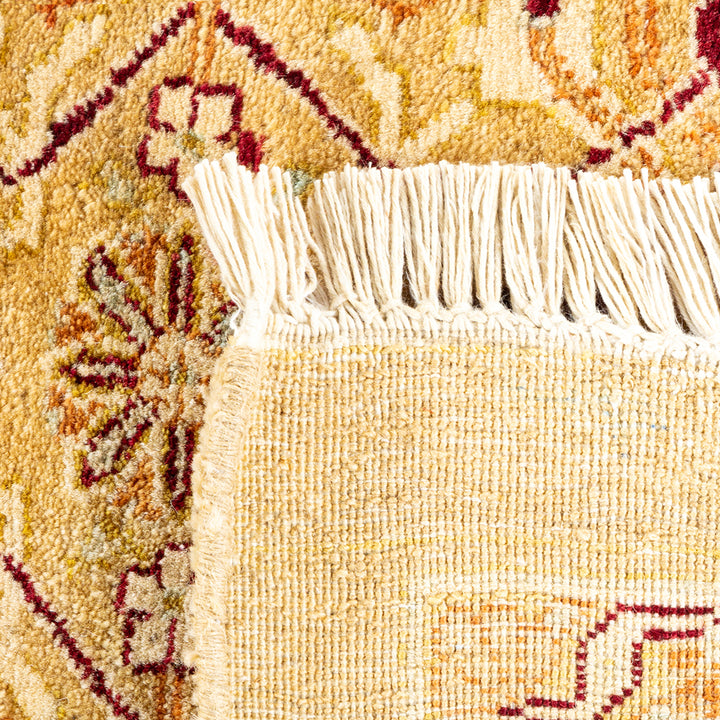 Ivory Traditional Wool Rug - 8'2" x 10'3"