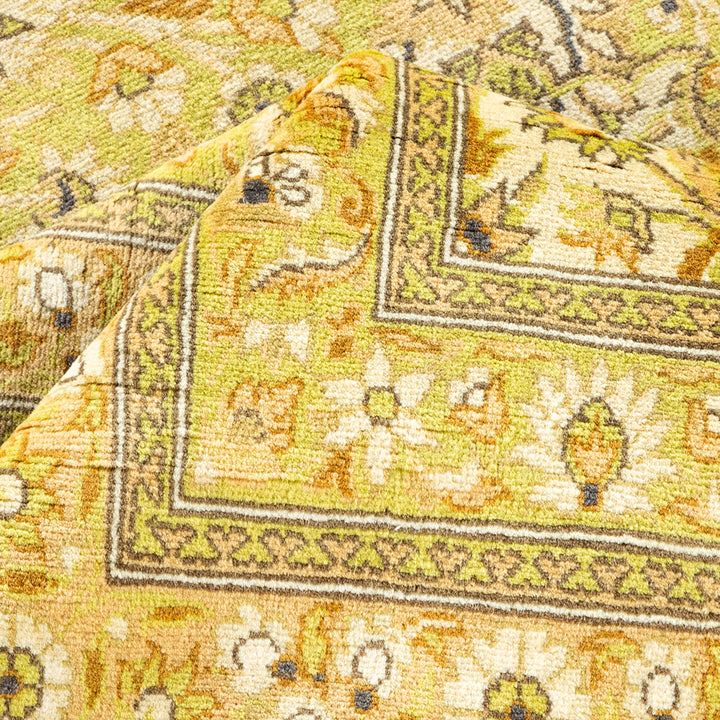 Ivory Traditional Wool Rug - 9' x 11'10"