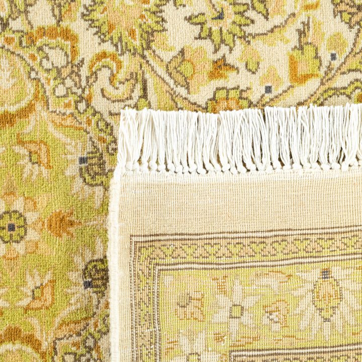 Ivory Traditional Wool Rug - 9' x 11'10"