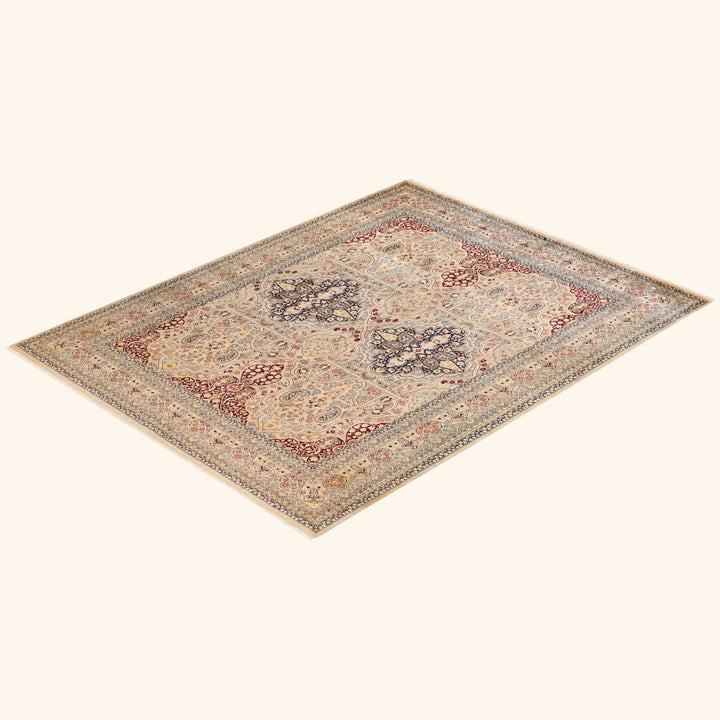 Ivory Traditional Wool Rug - 8'1" x 10'6"