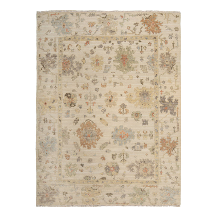 Traditional Wool Rug Ivory / 9' x 12'