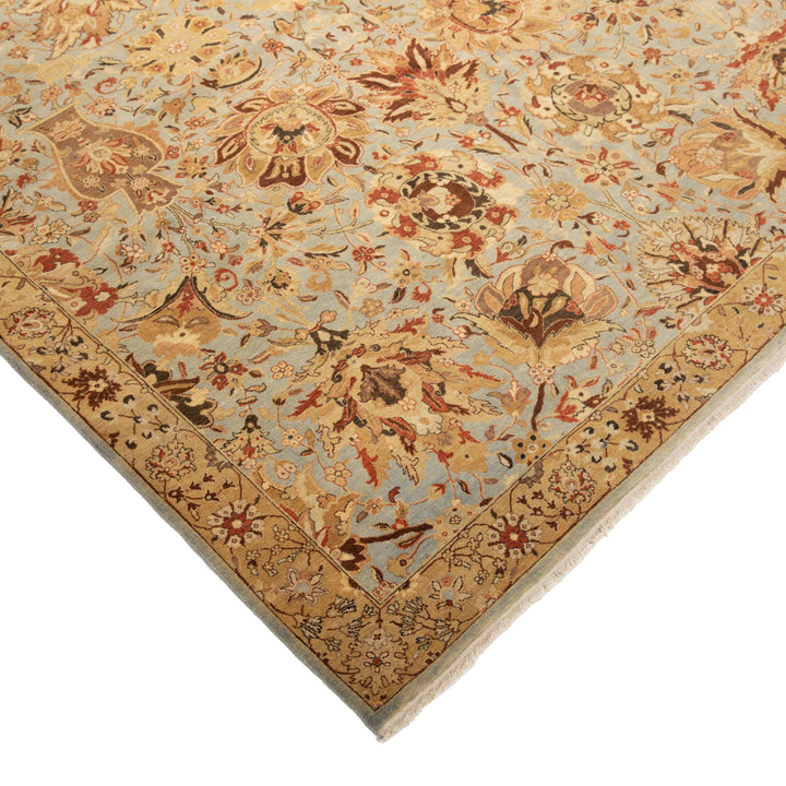 Sky Traditional Wool Rug - 6' x 9'