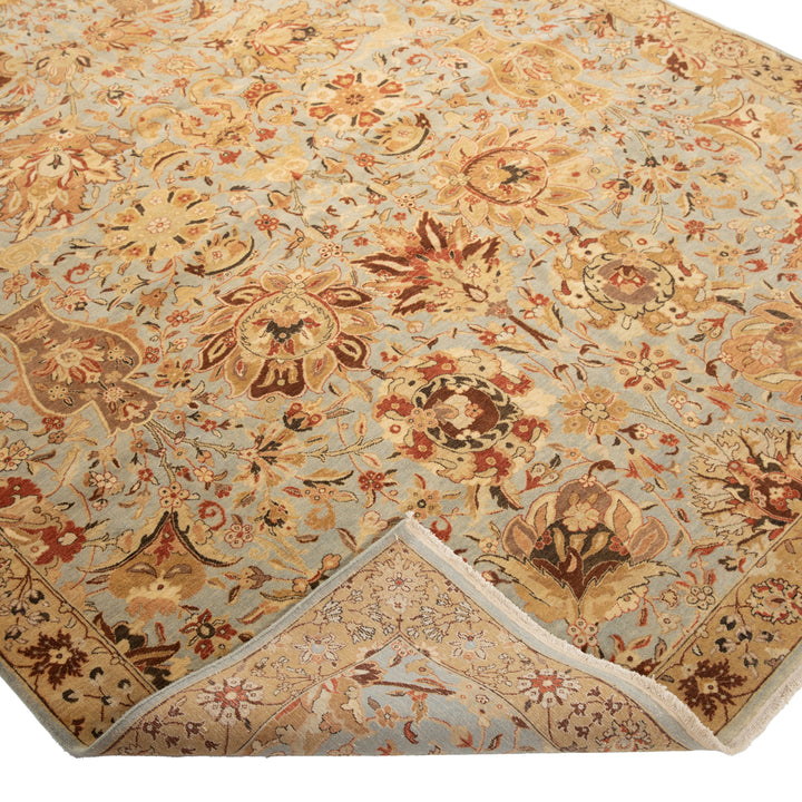 Sky Traditional Wool Rug - 6' x 9'