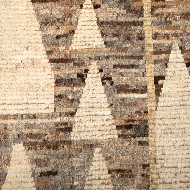 Zameen Transitional Wool Rug - 4'2" x 6'6"