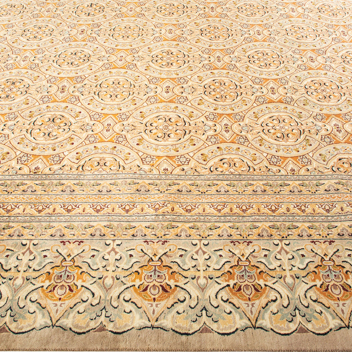 Ivory Traditional Mogul Wool Rug - 9'4" x 10'1"