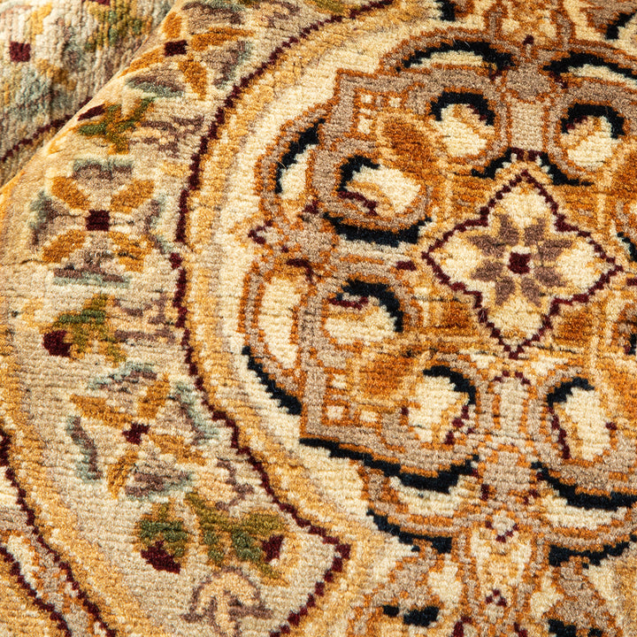 Ivory Traditional Mogul Wool Rug - 9'4" x 10'1"