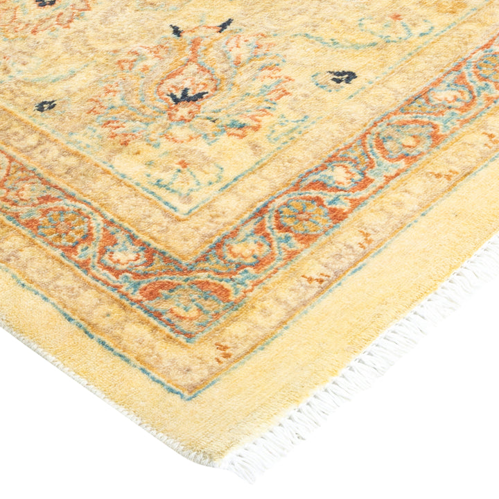 Ivory Traditional Mogul Wool Rug - 8'1" x 10'4"