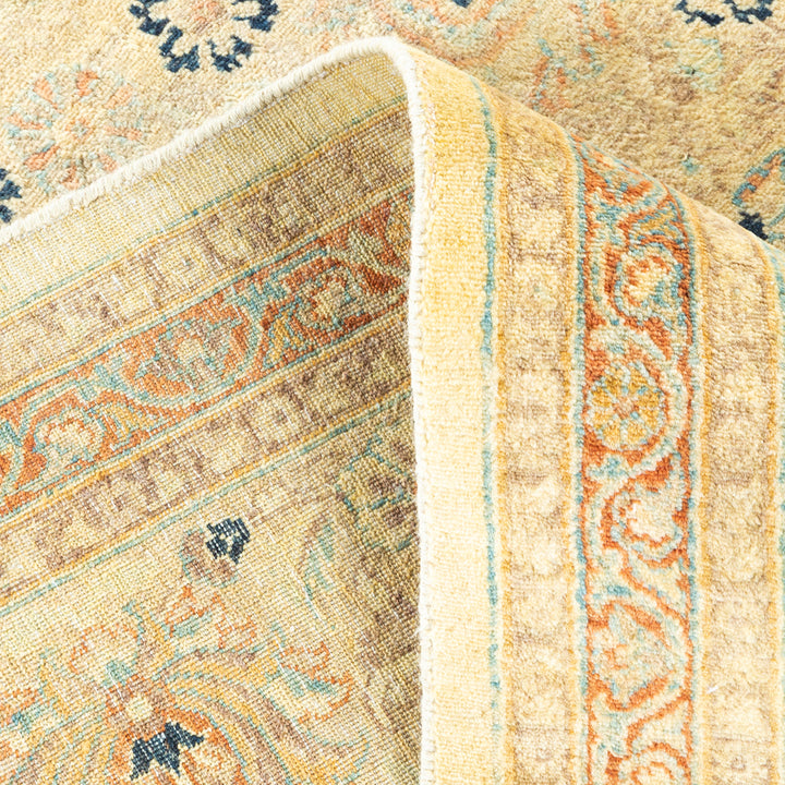 Ivory Traditional Mogul Wool Rug - 8'1" x 10'4"