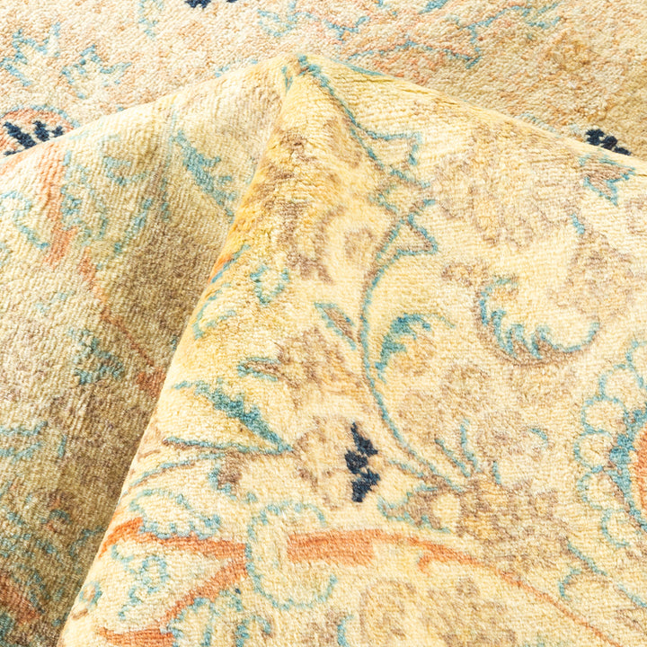 Ivory Traditional Mogul Wool Rug - 8'1" x 10'4"