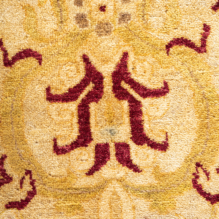 Ivory Traditional Mogul Wool Rug - 8'2" x 10'5"