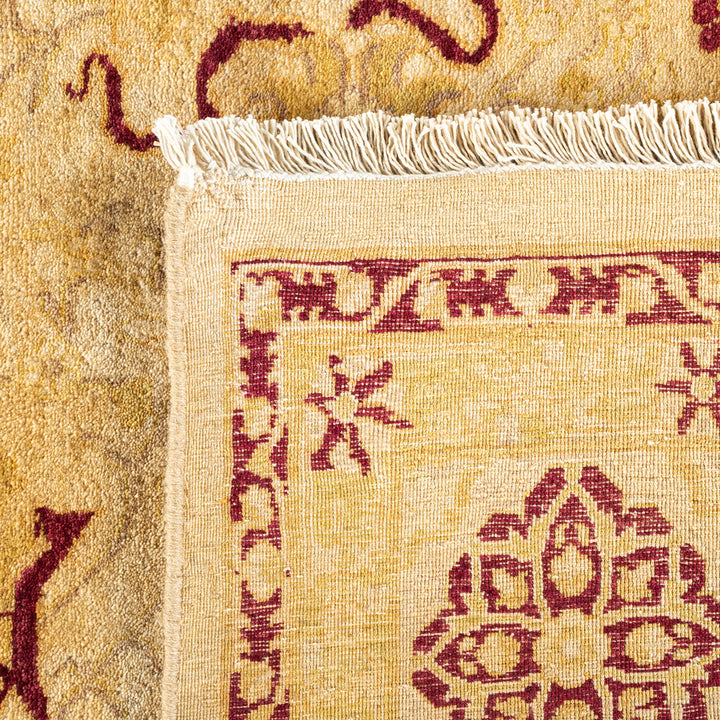 Ivory Traditional Mogul Wool Rug - 8'2" x 10'5"