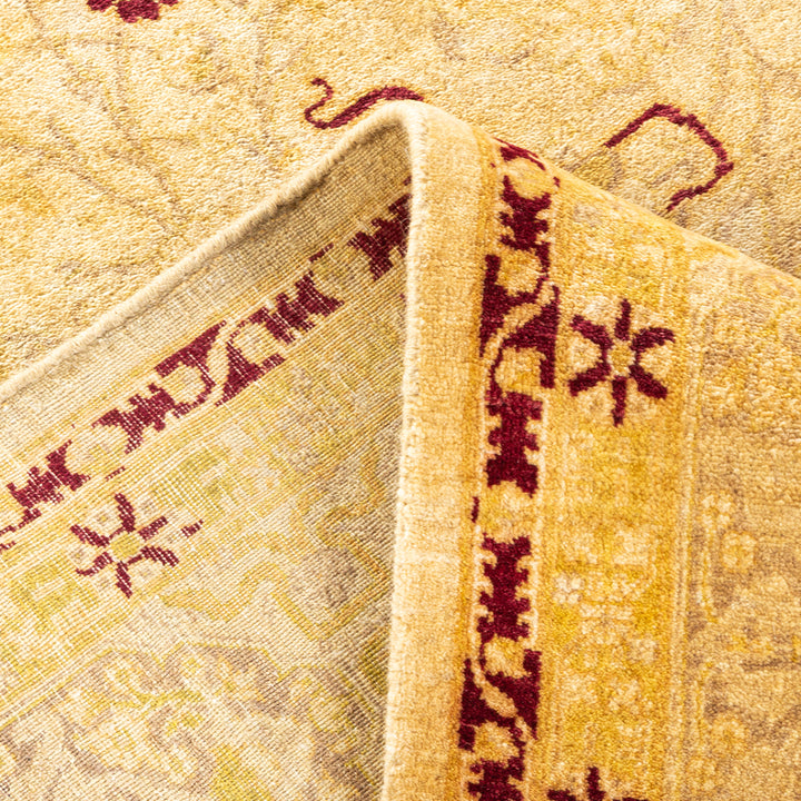 Ivory Traditional Mogul Wool Rug - 8'2" x 10'5"