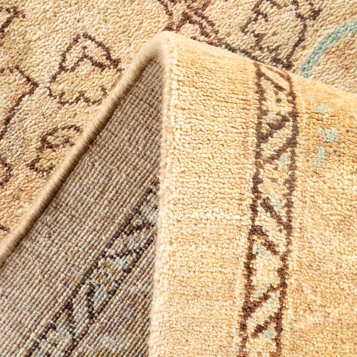 Ivory Traditional Mogul Wool Rug - 10'2" x 14'