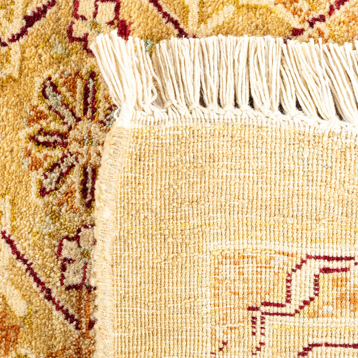 Ivory Traditional Mogul Wool Rug - 8'2" x 10'3"