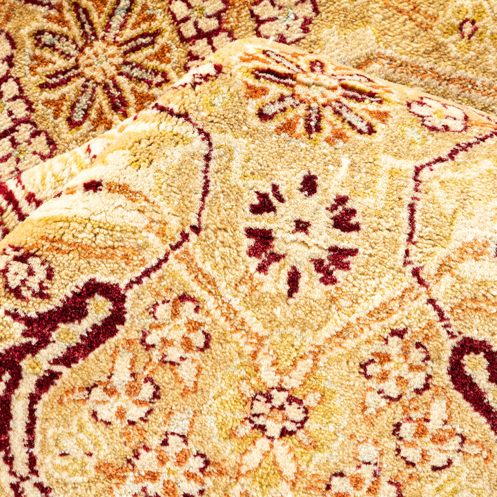 Ivory Traditional Mogul Wool Rug - 8'2" x 10'3"