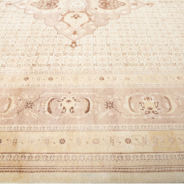 Ivory Traditional Mogul Wool Rug - 10'2" x 13'7"