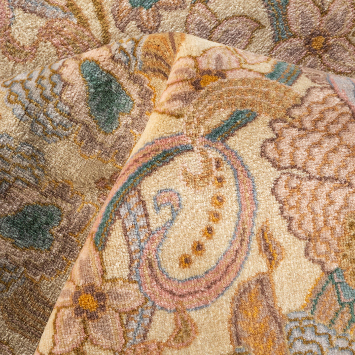 Ivory Traditional Mogul Wool Rug - 6'1" x 9'