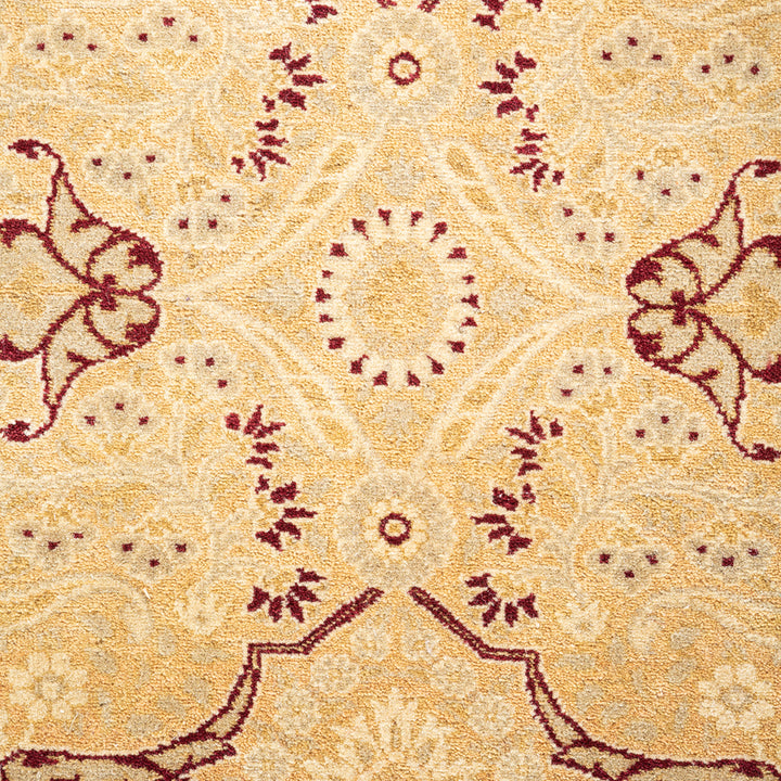 Beige Traditional Mogul Wool Rug - 6'2" x 8'10"