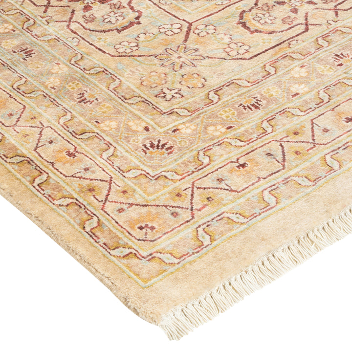 Ivory Traditional Mogul Wool Rug - 8'1" x 10'